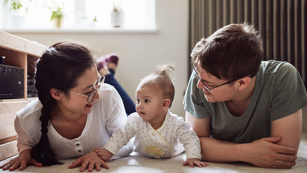 Erste Aktivitäten: Spiel und Förderung für dein 3 Monate altes Baby